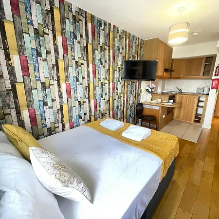 Portobello Road Artistic Studios 'Budget' London Room photo