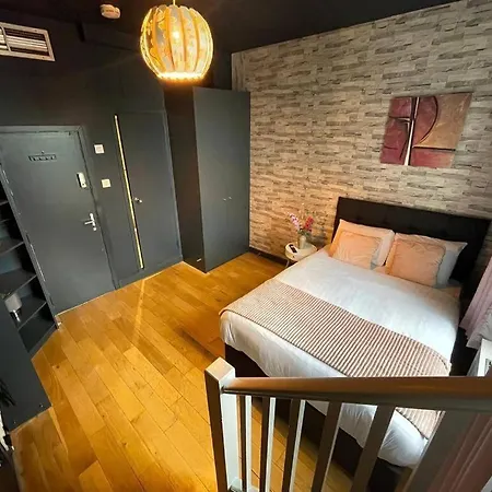Portobello Road Artistic Studios 'Budget' London Room photo
