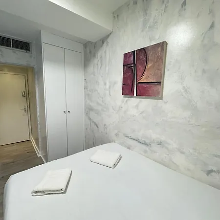 Portobello Road Artistic Studios 'Budget' London Room photo