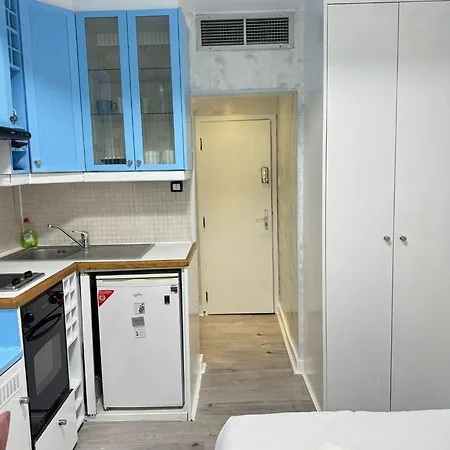 Portobello Road Artistic Studios 'Budget' London Room photo