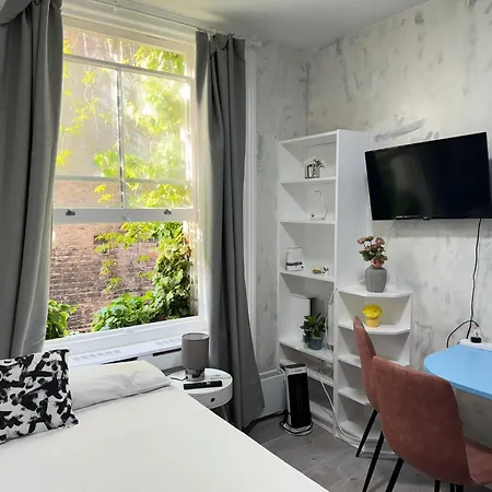 Portobello Road Artistic Studios 'Budget' London Room photo