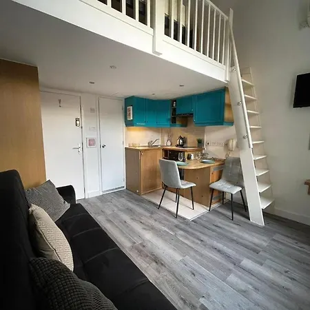 Portobello Road Artistic Studios 'Budget' London Room photo