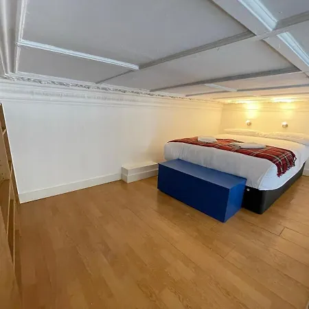 Portobello Road Artistic Studios 'Budget' London Room photo
