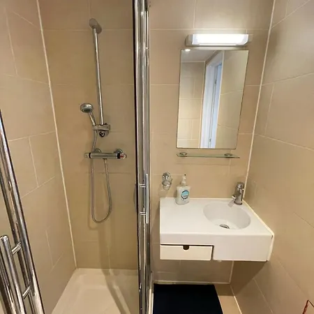 Portobello Road Artistic Studios 'Budget' London Room photo