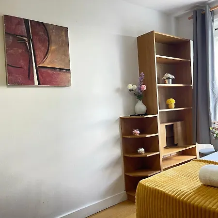 Portobello Road Artistic Studios 'Budget' London Room photo