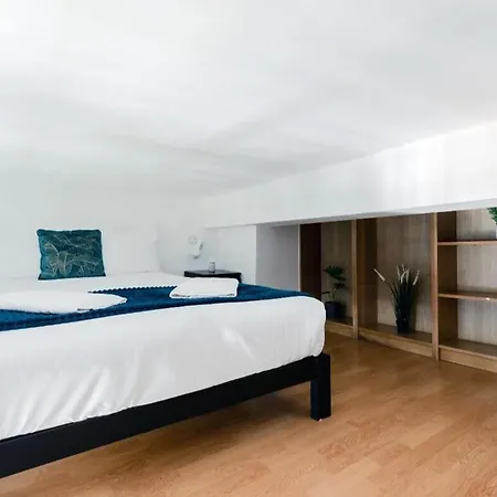 Portobello Road Artistic Studios 'Budget' London Room photo