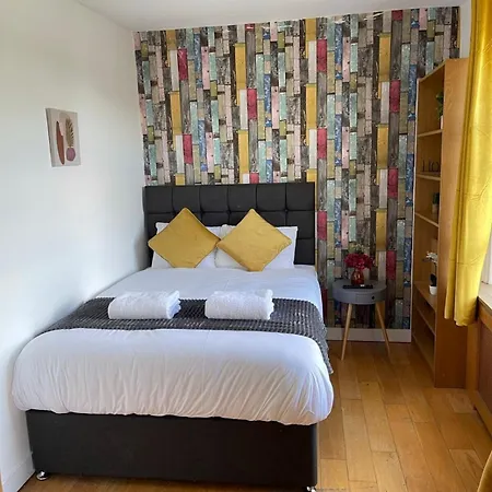 Portobello Road Artistic Studios 'Budget' London Room photo