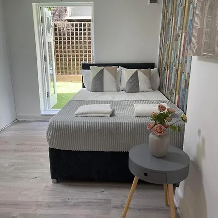 Portobello Road Artistic Studios 'Budget' London Room photo
