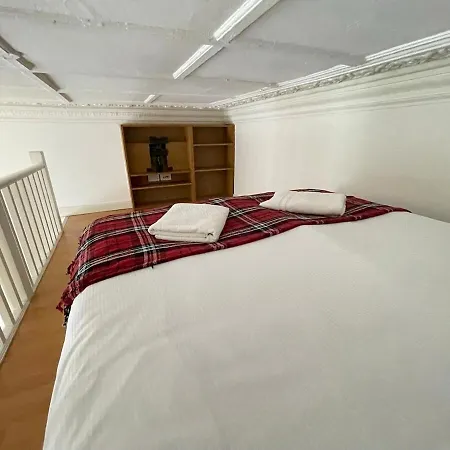 Portobello Road Artistic Studios 'Budget' London Room photo