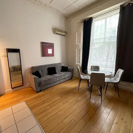 Portobello Road Artistic Studios 'Budget' London Room photo