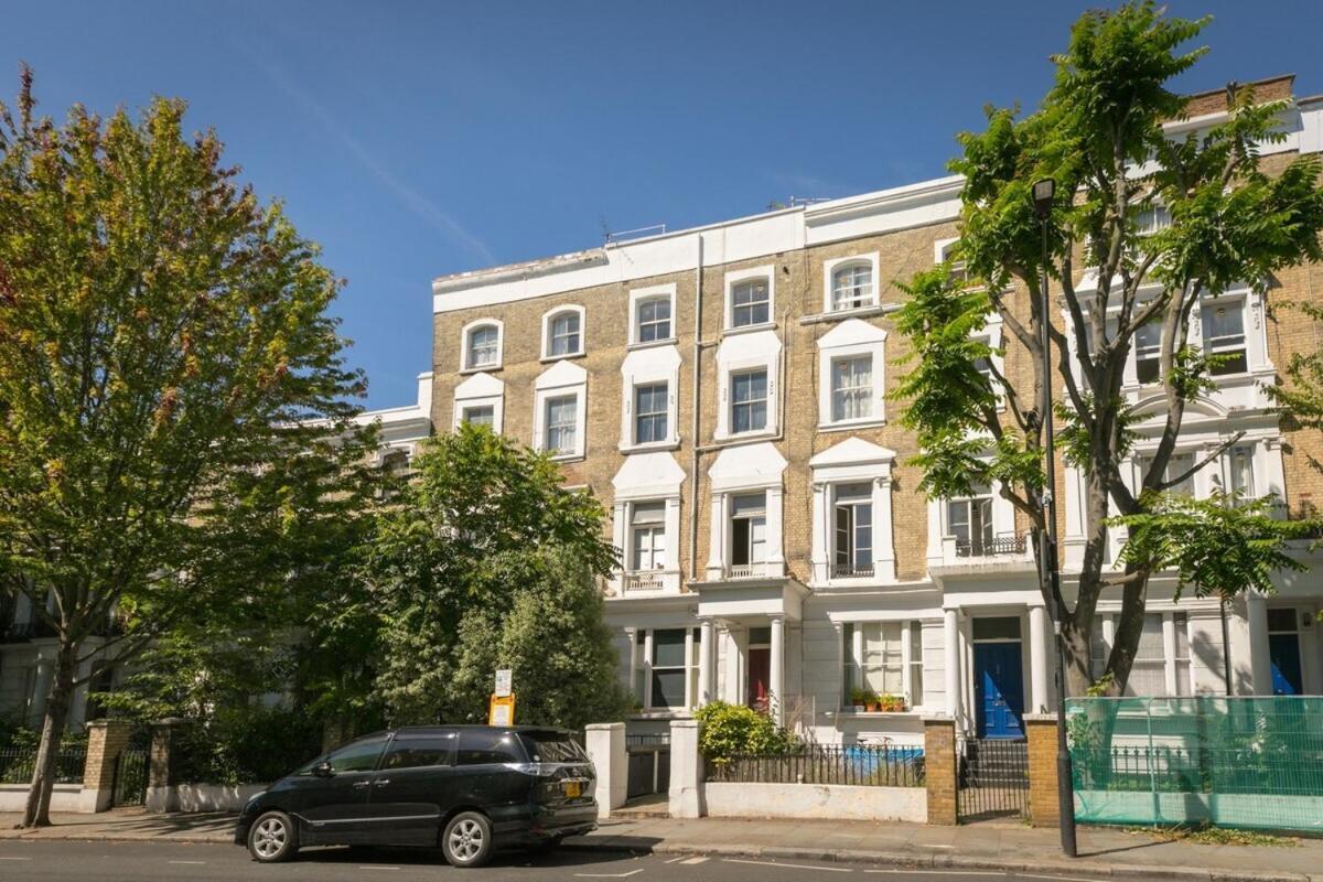 Portobello Road Artistic 'budget' Apartment