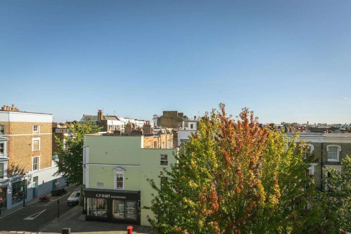 Portobello Road Artistic 'budget' Apartment